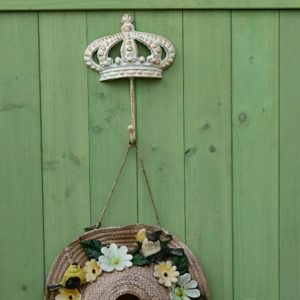 White Crown Hanger with Black Gift Box
